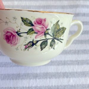 Teacup coffee cup